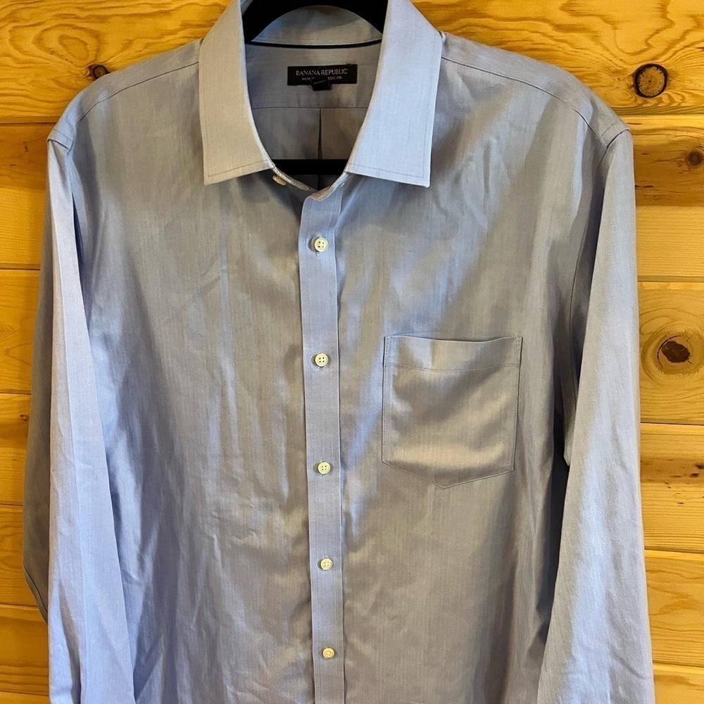 Banana Republic Classic Fit Light Blue Long Sleeve Button Down Shirt Men’s Large